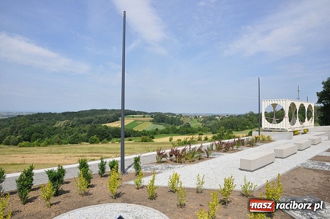 Zdjęcie w galerii na portalu naszraciborz.pl: Pogrzebień - punkt widokowy na Bramę Morawską prawie gotowy wiadomości z regionu