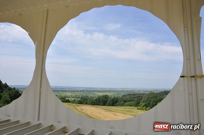 Zdjęcie w galerii na portalu naszraciborz.pl: Pogrzebień - punkt widokowy na Bramę Morawską prawie gotowy wiadomości z regionu