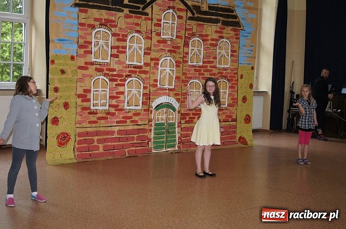 Zdjęcie w galerii na portalu naszraciborz.pl: Taneczna integracja z młodzieżą z Białorusi  wiadomości z regionu