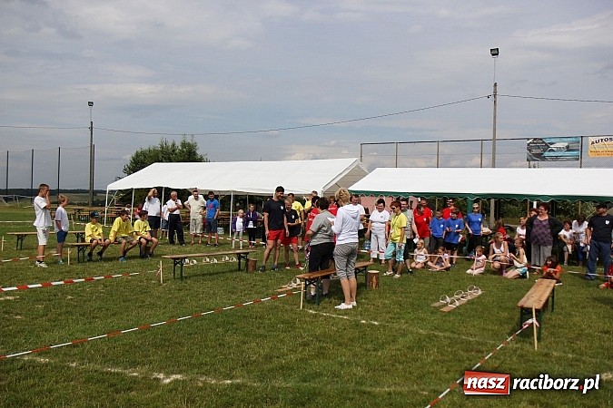 Zdjęcie w galerii na portalu naszraciborz.pl: Bieg narciarski i rzut jajkiem do fartuszka, czyli Turniej Sołectw Gminy Kornowac wiadomości z regionu
