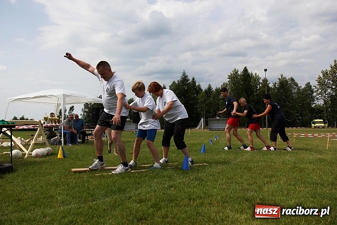Zdjęcie w galerii na portalu naszraciborz.pl: Bieg narciarski i rzut jajkiem do fartuszka, czyli Turniej Sołectw Gminy Kornowac wiadomości z regionu