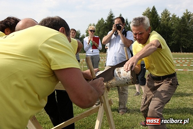 Zdjęcie w galerii na portalu naszraciborz.pl: Bieg narciarski i rzut jajkiem do fartuszka, czyli Turniej Sołectw Gminy Kornowac wiadomości z regionu