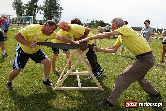 Zdjęcie w galerii na portalu naszraciborz.pl: Bieg narciarski i rzut jajkiem do fartuszka, czyli Turniej Sołectw Gminy Kornowac wiadomości z regionu