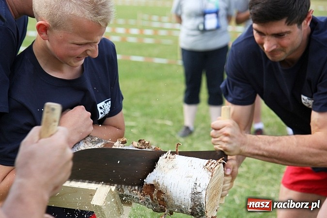 Zdjęcie w galerii na portalu naszraciborz.pl: Bieg narciarski i rzut jajkiem do fartuszka, czyli Turniej Sołectw Gminy Kornowac wiadomości z regionu