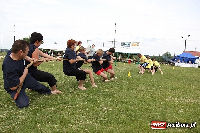 Zdjęcie w galerii na portalu naszraciborz.pl: Bieg narciarski i rzut jajkiem do fartuszka, czyli Turniej Sołectw Gminy Kornowac wiadomości z regionu