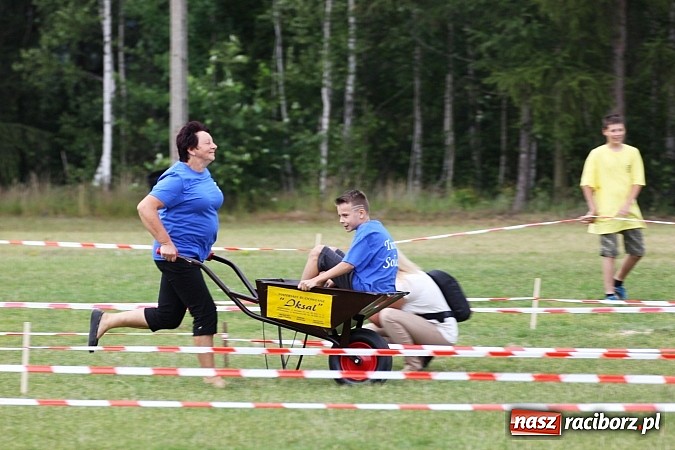 Zdjęcie w galerii na portalu naszraciborz.pl: Bieg narciarski i rzut jajkiem do fartuszka, czyli Turniej Sołectw Gminy Kornowac wiadomości z regionu