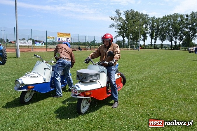 Zdjęcie w galerii na portalu naszraciborz.pl: Ponad sto wozów na VII zlocie w Zabełkowie wiadomości z regionu