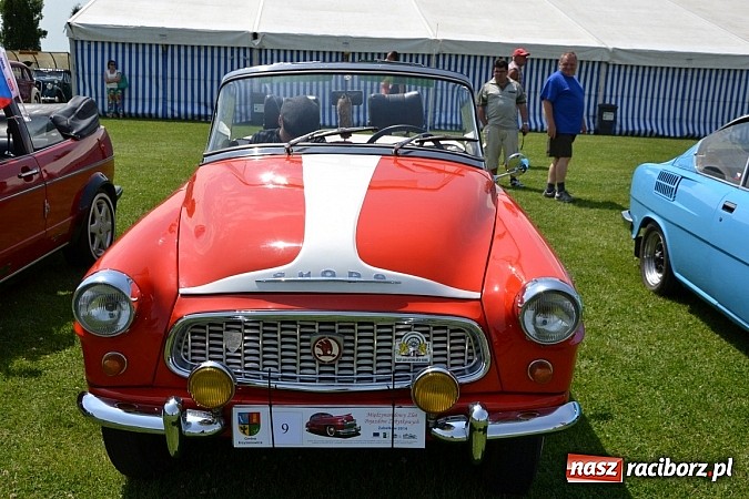 Zdjęcie w galerii na portalu naszraciborz.pl: Ponad sto wozów na VII zlocie w Zabełkowie wiadomości z regionu