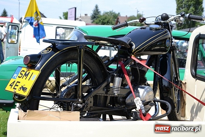 Zdjęcie w galerii na portalu naszraciborz.pl: Ponad sto wozów na VII zlocie w Zabełkowie wiadomości z regionu