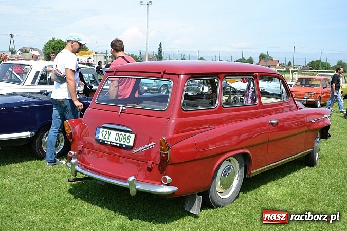 Zdjęcie w galerii na portalu naszraciborz.pl: Ponad sto wozów na VII zlocie w Zabełkowie wiadomości z regionu