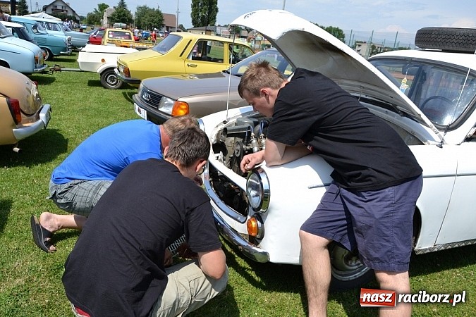 Zdjęcie w galerii na portalu naszraciborz.pl: Ponad sto wozów na VII zlocie w Zabełkowie wiadomości z regionu