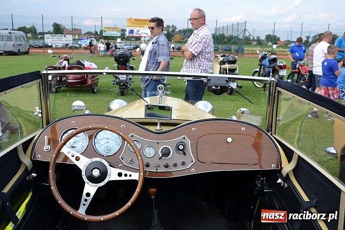 Zdjęcie w galerii na portalu naszraciborz.pl: Ponad sto wozów na VII zlocie w Zabełkowie wiadomości z regionu