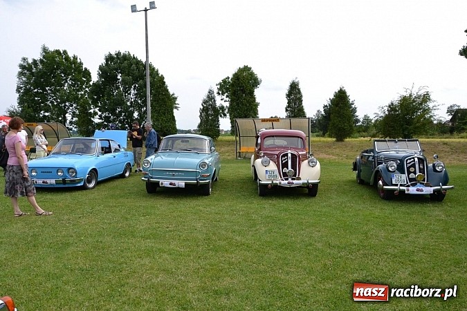 Zdjęcie w galerii na portalu naszraciborz.pl: Ponad sto wozów na VII zlocie w Zabełkowie wiadomości z regionu