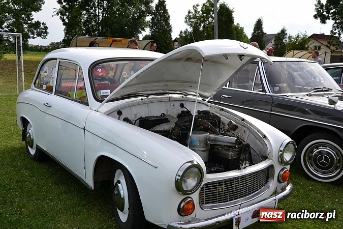 Zdjęcie w galerii na portalu naszraciborz.pl: Ponad sto wozów na VII zlocie w Zabełkowie wiadomości z regionu