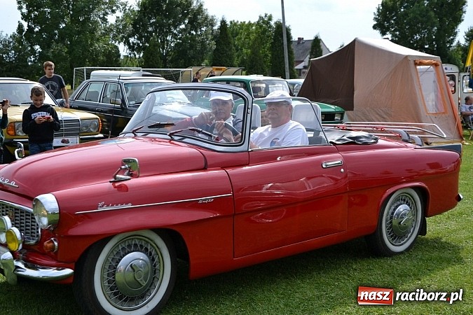 Zdjęcie w galerii na portalu naszraciborz.pl: Ponad sto wozów na VII zlocie w Zabełkowie wiadomości z regionu