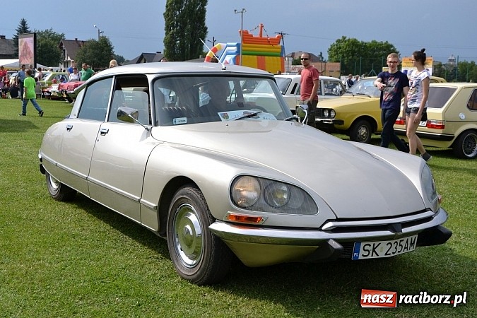 Zdjęcie w galerii na portalu naszraciborz.pl: Ponad sto wozów na VII zlocie w Zabełkowie wiadomości z regionu