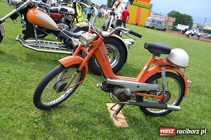 Zdjęcie w galerii na portalu naszraciborz.pl: Ponad sto wozów na VII zlocie w Zabełkowie wiadomości z regionu