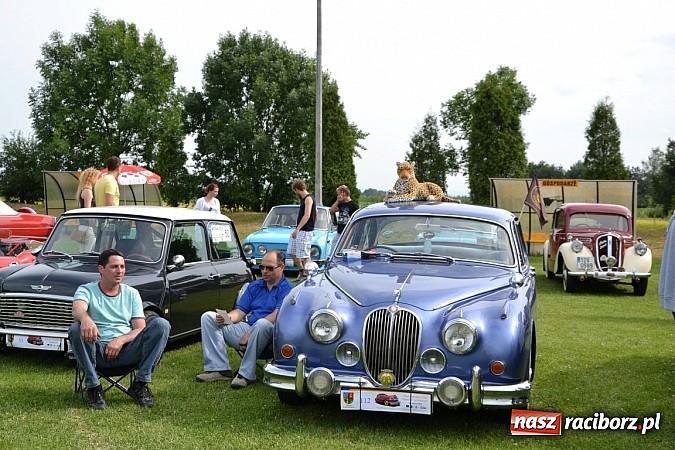 Zdjęcie w galerii na portalu naszraciborz.pl: Ponad sto wozów na VII zlocie w Zabełkowie wiadomości z regionu