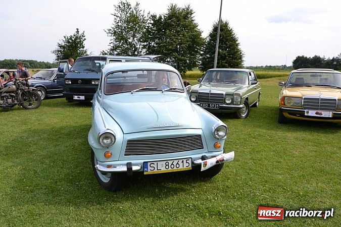 Zdjęcie w galerii na portalu naszraciborz.pl: Ponad sto wozów na VII zlocie w Zabełkowie wiadomości z regionu