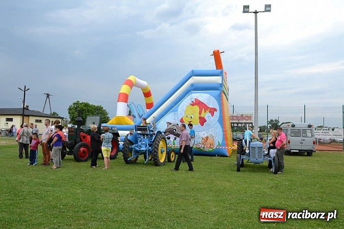 Zdjęcie w galerii na portalu naszraciborz.pl: Ponad sto wozów na VII zlocie w Zabełkowie wiadomości z regionu