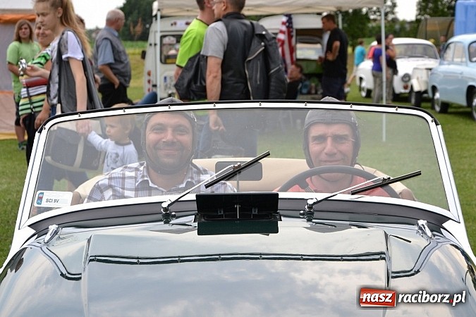 Zdjęcie w galerii na portalu naszraciborz.pl: Ponad sto wozów na VII zlocie w Zabełkowie wiadomości z regionu