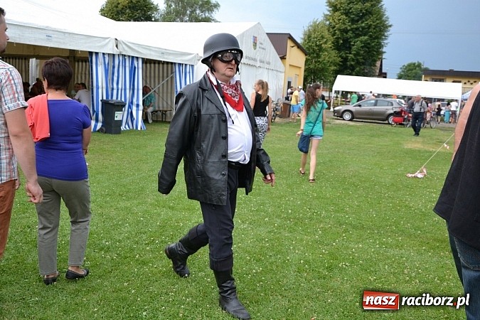 Zdjęcie w galerii na portalu naszraciborz.pl: Ponad sto wozów na VII zlocie w Zabełkowie wiadomości z regionu