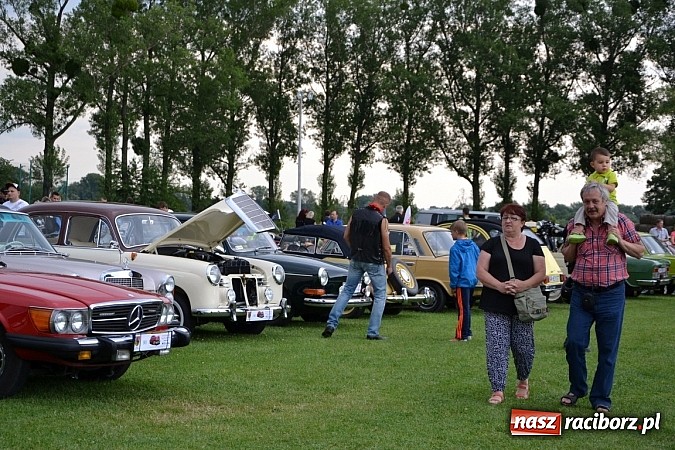 Zdjęcie w galerii na portalu naszraciborz.pl: Ponad sto wozów na VII zlocie w Zabełkowie wiadomości z regionu