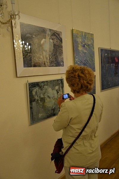 Zdjęcie w galerii na portalu naszraciborz.pl: Nierealne - wernisaż wystawy Sylwii Marcinków Matulka na zamku  wiadomości z regionu