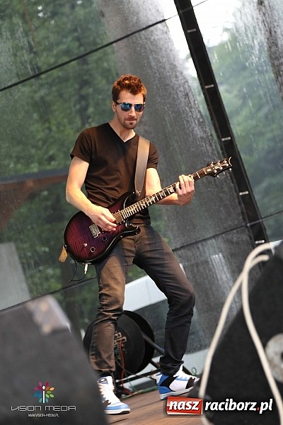 Zdjęcie w galerii na portalu naszraciborz.pl: Ulewa popsuła w Szymocicach galę disco-polo, ale Weekend zagrał wiadomości z regionu