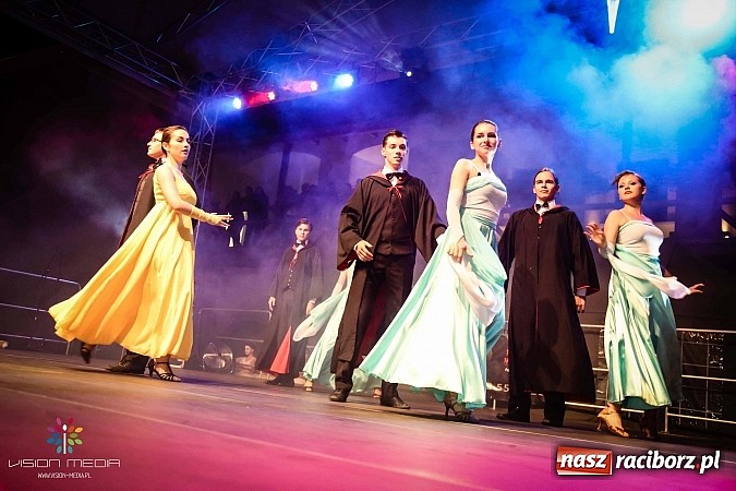 Zdjęcie w galerii na portalu naszraciborz.pl: Tancerze z MDK, Zyg-Zak i fire-show - III Zamkowa Noc z Duchami raz jeszcze wiadomości z regionu