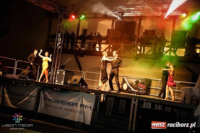 Zdjęcie w galerii na portalu naszraciborz.pl: Tancerze z MDK, Zyg-Zak i fire-show - III Zamkowa Noc z Duchami raz jeszcze wiadomości z regionu