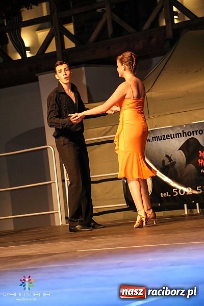 Zdjęcie w galerii na portalu naszraciborz.pl: Tancerze z MDK, Zyg-Zak i fire-show - III Zamkowa Noc z Duchami raz jeszcze wiadomości z regionu