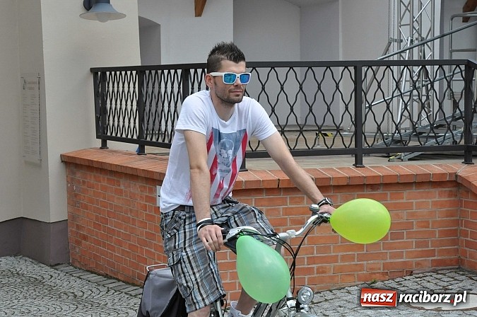 Zdjęcie w galerii na portalu naszraciborz.pl: Szósta Rowerowa Masa Krytyczna przejechała przez Racibórz. Super frekwencja wiadomości z regionu