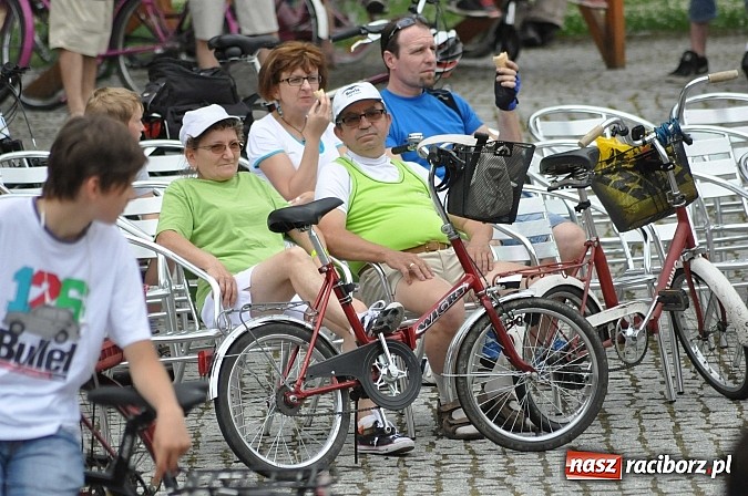 Zdjęcie w galerii na portalu naszraciborz.pl: Szósta Rowerowa Masa Krytyczna przejechała przez Racibórz. Super frekwencja wiadomości z regionu