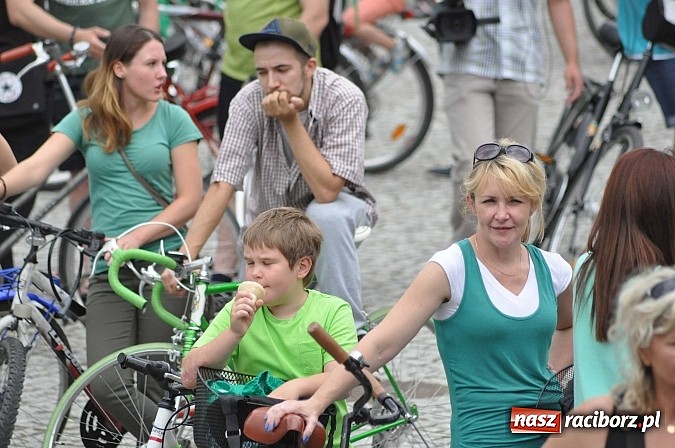 Zdjęcie w galerii na portalu naszraciborz.pl: Szósta Rowerowa Masa Krytyczna przejechała przez Racibórz. Super frekwencja wiadomości z regionu