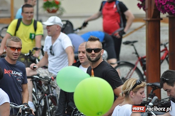 Zdjęcie w galerii na portalu naszraciborz.pl: Szósta Rowerowa Masa Krytyczna przejechała przez Racibórz. Super frekwencja wiadomości z regionu