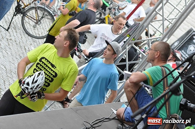 Zdjęcie w galerii na portalu naszraciborz.pl: Szósta Rowerowa Masa Krytyczna przejechała przez Racibórz. Super frekwencja wiadomości z regionu