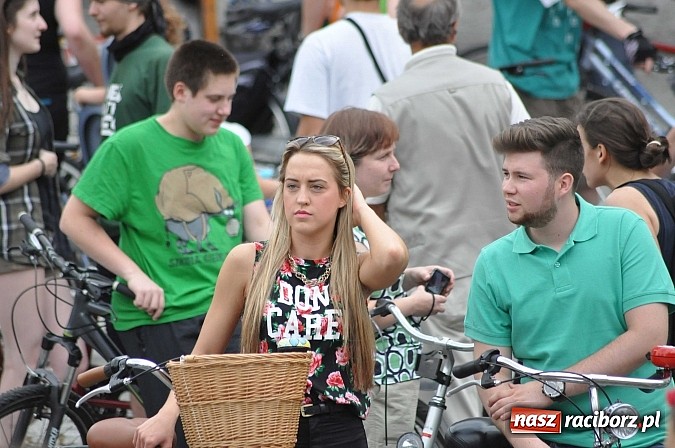 Zdjęcie w galerii na portalu naszraciborz.pl: Szósta Rowerowa Masa Krytyczna przejechała przez Racibórz. Super frekwencja wiadomości z regionu