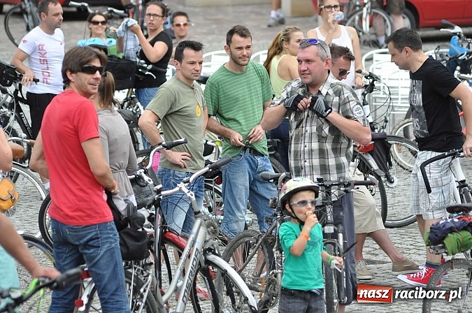 Zdjęcie w galerii na portalu naszraciborz.pl: Szósta Rowerowa Masa Krytyczna przejechała przez Racibórz. Super frekwencja wiadomości z regionu