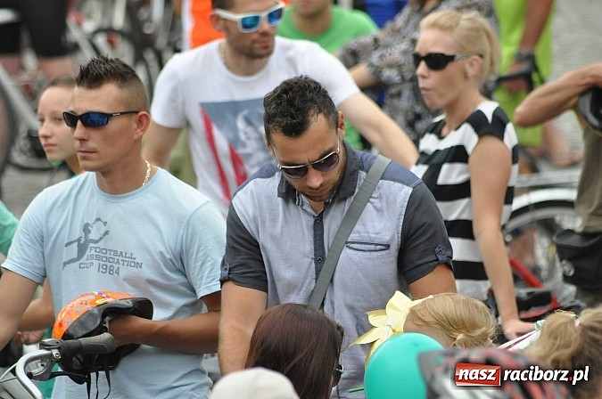 Zdjęcie w galerii na portalu naszraciborz.pl: Szósta Rowerowa Masa Krytyczna przejechała przez Racibórz. Super frekwencja wiadomości z regionu