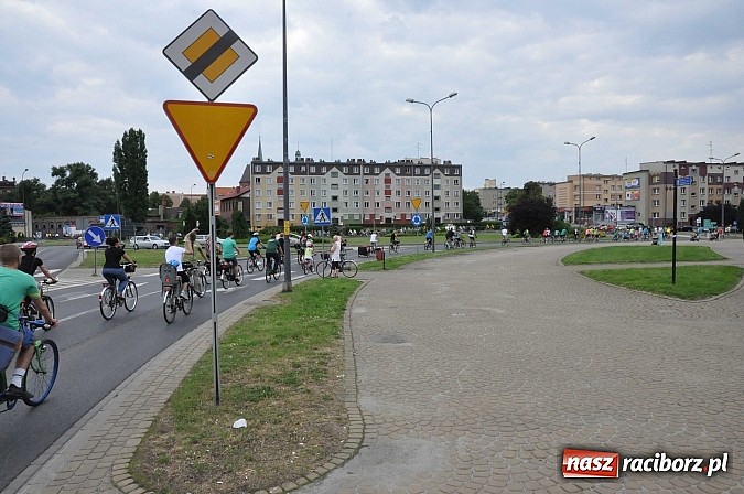 Zdjęcie w galerii na portalu naszraciborz.pl: Szósta Rowerowa Masa Krytyczna przejechała przez Racibórz. Super frekwencja wiadomości z regionu