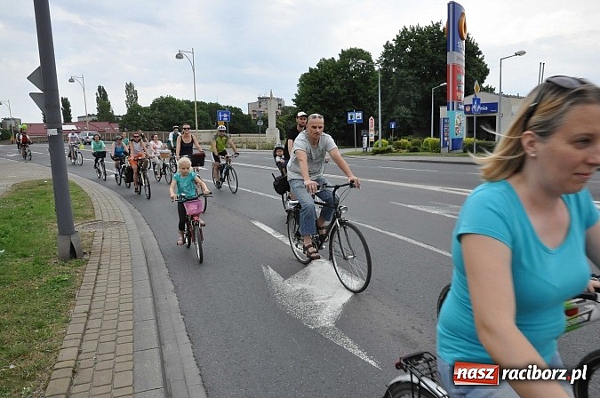 Zdjęcie w galerii na portalu naszraciborz.pl: Szósta Rowerowa Masa Krytyczna przejechała przez Racibórz. Super frekwencja wiadomości z regionu