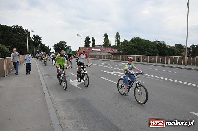 Zdjęcie w galerii na portalu naszraciborz.pl: Szósta Rowerowa Masa Krytyczna przejechała przez Racibórz. Super frekwencja wiadomości z regionu