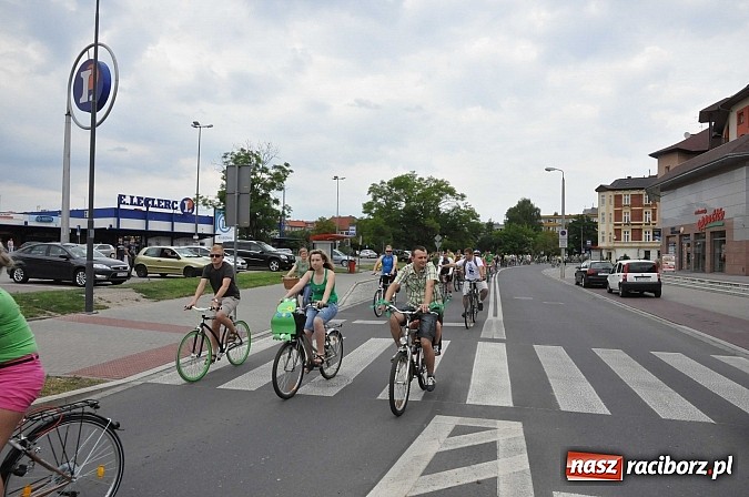 Zdjęcie w galerii na portalu naszraciborz.pl: Szósta Rowerowa Masa Krytyczna przejechała przez Racibórz. Super frekwencja wiadomości z regionu