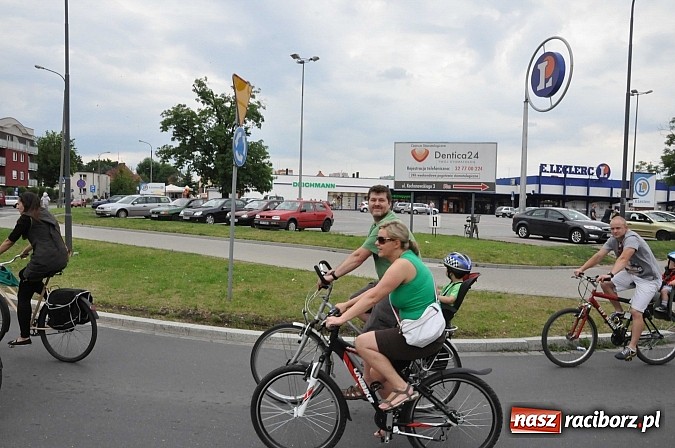 Zdjęcie w galerii na portalu naszraciborz.pl: Szósta Rowerowa Masa Krytyczna przejechała przez Racibórz. Super frekwencja wiadomości z regionu