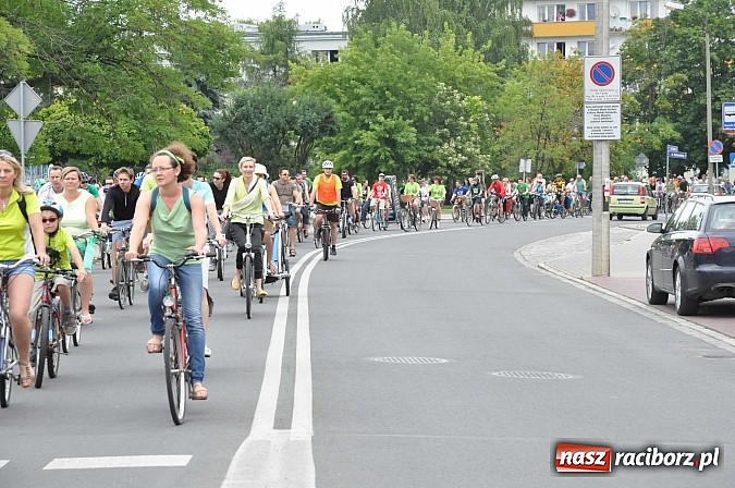 Zdjęcie w galerii na portalu naszraciborz.pl: Szósta Rowerowa Masa Krytyczna przejechała przez Racibórz. Super frekwencja wiadomości z regionu