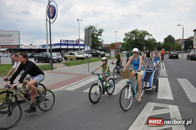Zdjęcie w galerii na portalu naszraciborz.pl: Szósta Rowerowa Masa Krytyczna przejechała przez Racibórz. Super frekwencja wiadomości z regionu