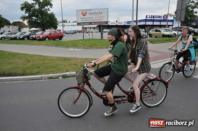 Zdjęcie w galerii na portalu naszraciborz.pl: Szósta Rowerowa Masa Krytyczna przejechała przez Racibórz. Super frekwencja wiadomości z regionu
