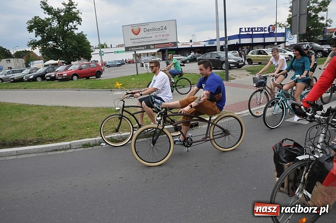 Zdjęcie w galerii na portalu naszraciborz.pl: Szósta Rowerowa Masa Krytyczna przejechała przez Racibórz. Super frekwencja wiadomości z regionu