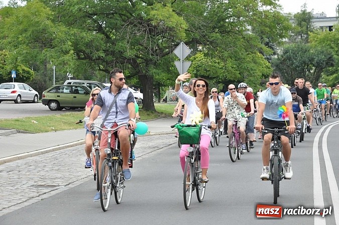 Zdjęcie w galerii na portalu naszraciborz.pl: Szósta Rowerowa Masa Krytyczna przejechała przez Racibórz. Super frekwencja wiadomości z regionu